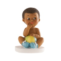 Figur für Taufe Kuchen mit braunen Baby mit Ball - 10 cm